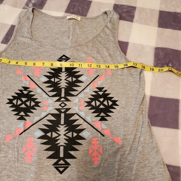 Love J Southwest Split Back Tank - Picture 3 of 5